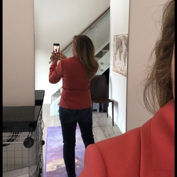 Le Chateau burnt orange blazer. Well made. Sz 4 - Picture 2 of 8